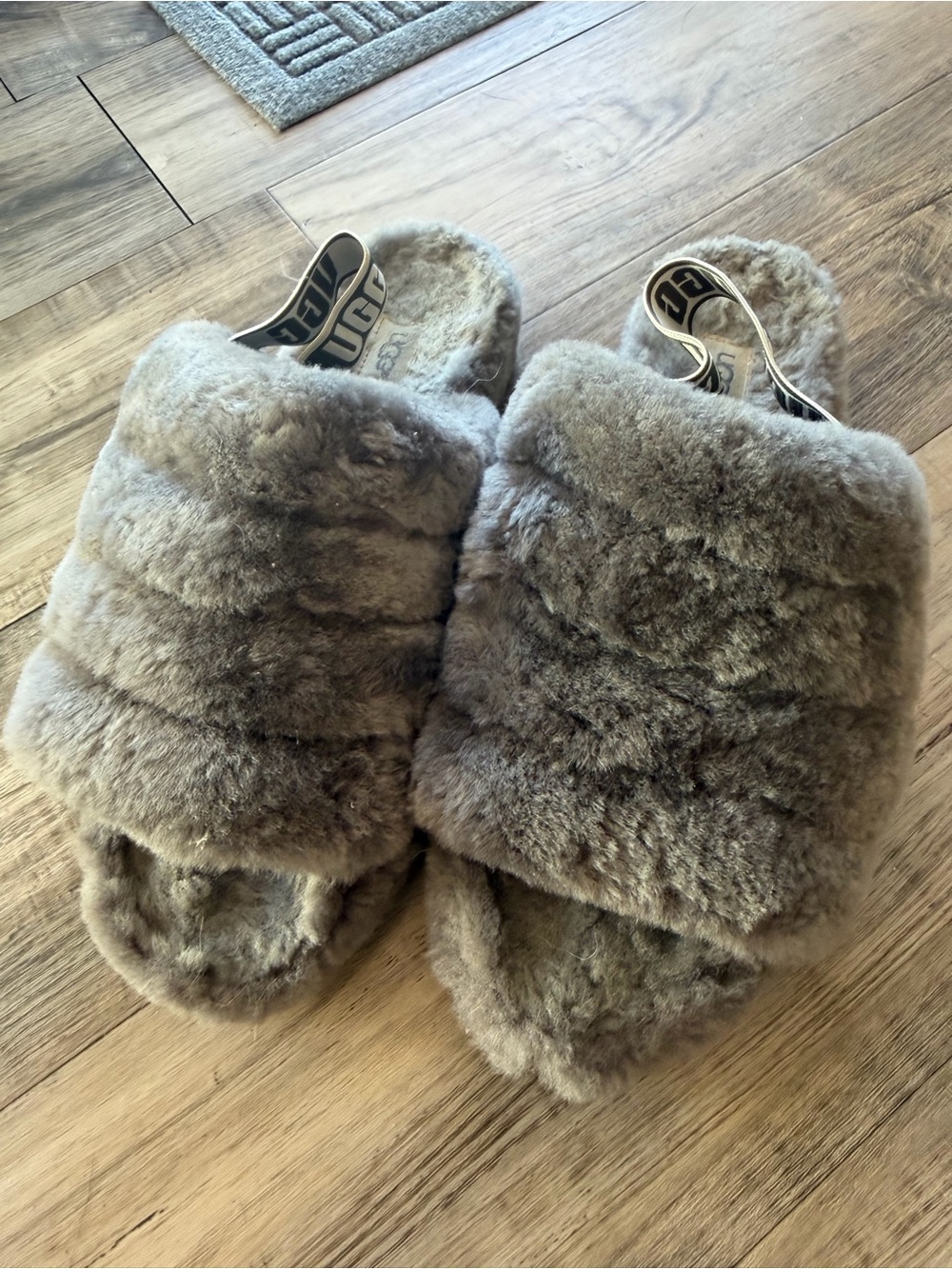 UGG Women's Taupe Fluff Luxe Slide Slippers size 11